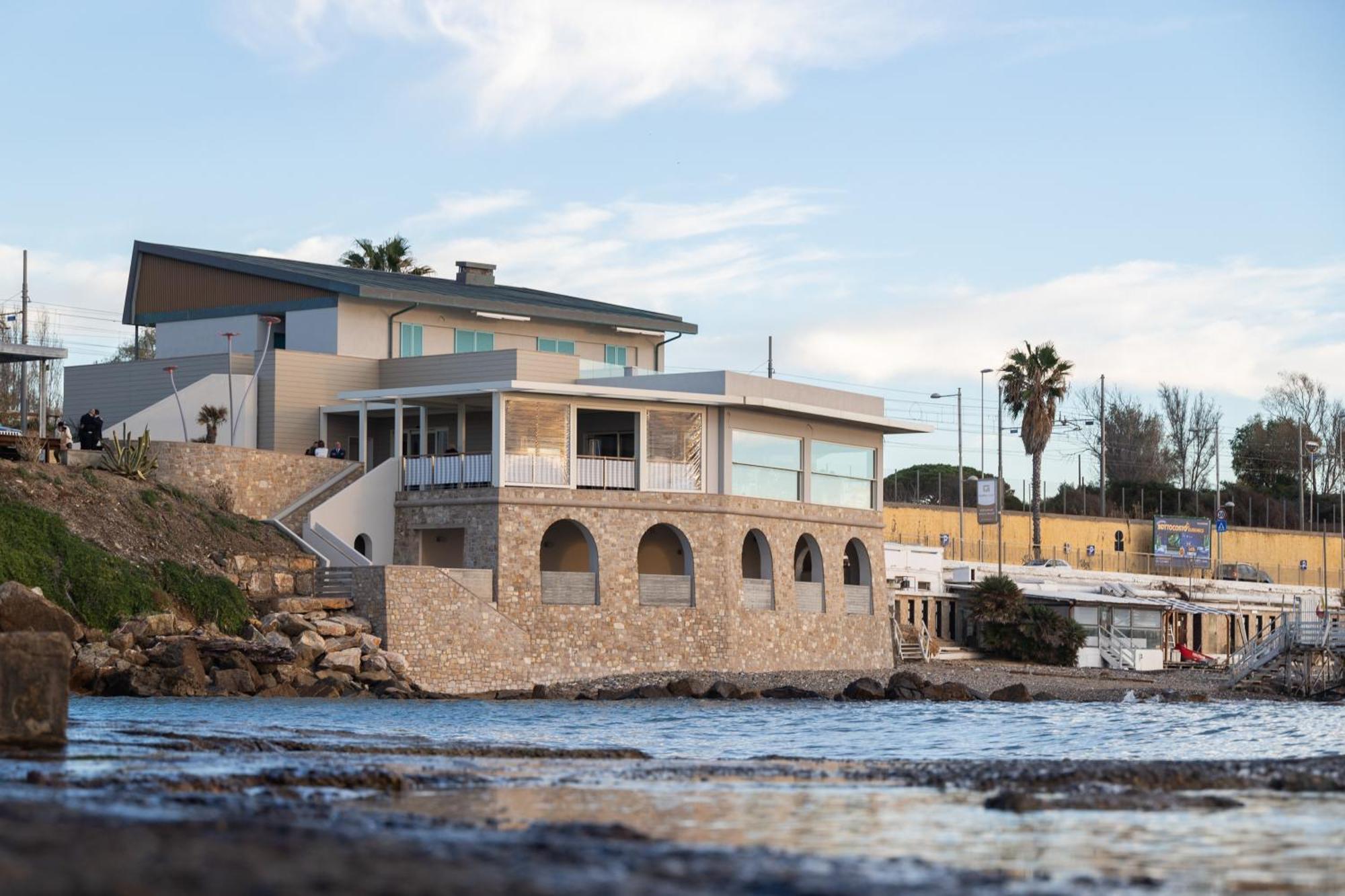 Le Suites Sul Mare Di Esterina Civitavecchia Exterior foto